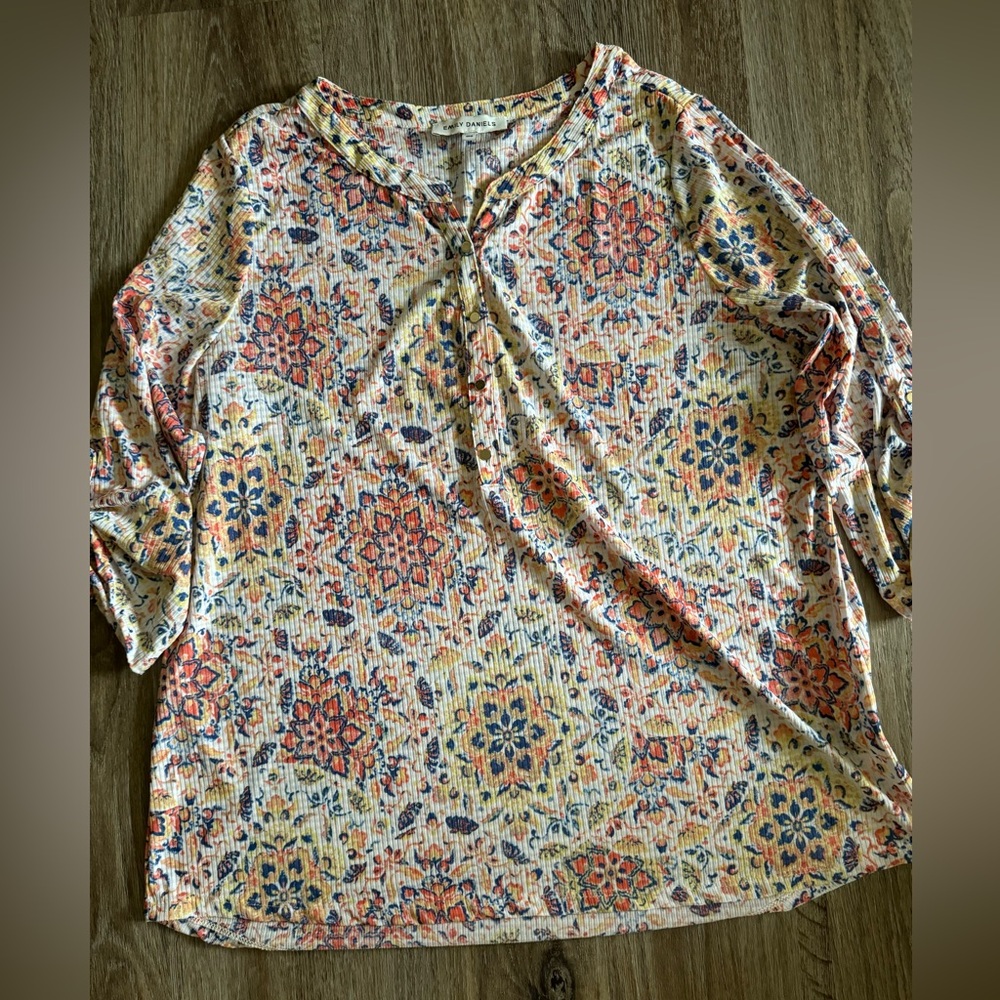 Emily Daniels Floral 3/4 Sleeves Top XL
